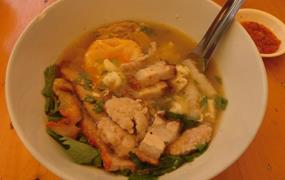Еда в Тайланде. Суп из свинины
