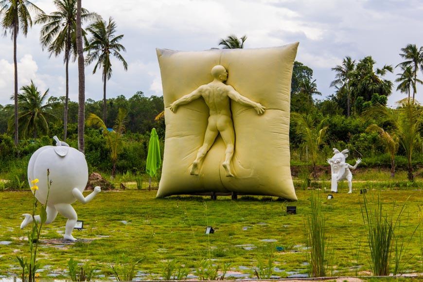 Парк эротической скульптуры Jeju Loveland